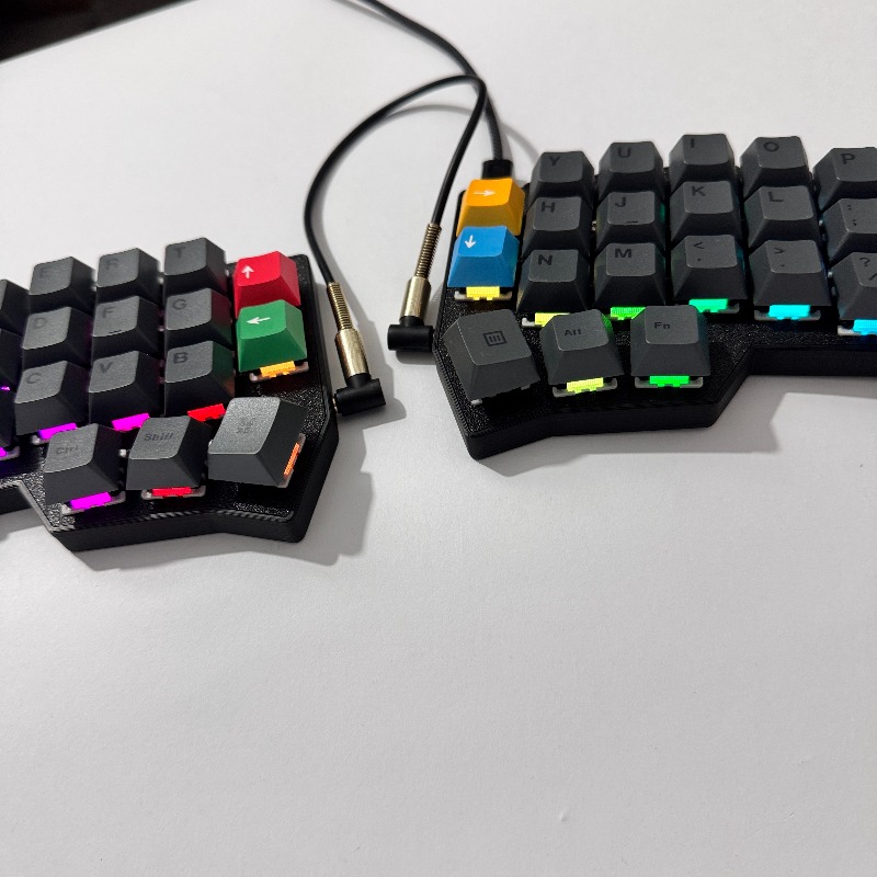 Gaming Keyboard Hand - Corne V4.1 Split Keyboard Custom 61